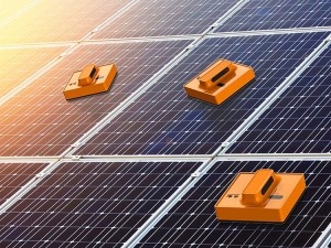 Photovoltaic solar panel robot - manly