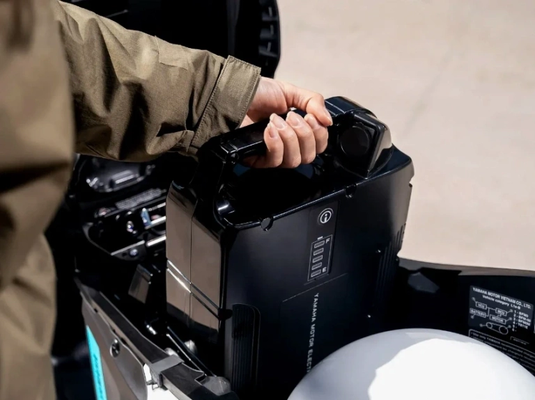 Electric Motorcycle Battery: The 2023 Business Guide