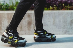 Moonwalkers shoes powered by 18650 lithium battery - manly