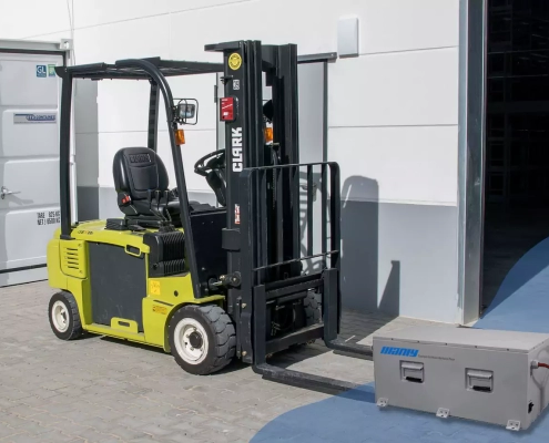 Which battery is more suitable for your forklift - manly